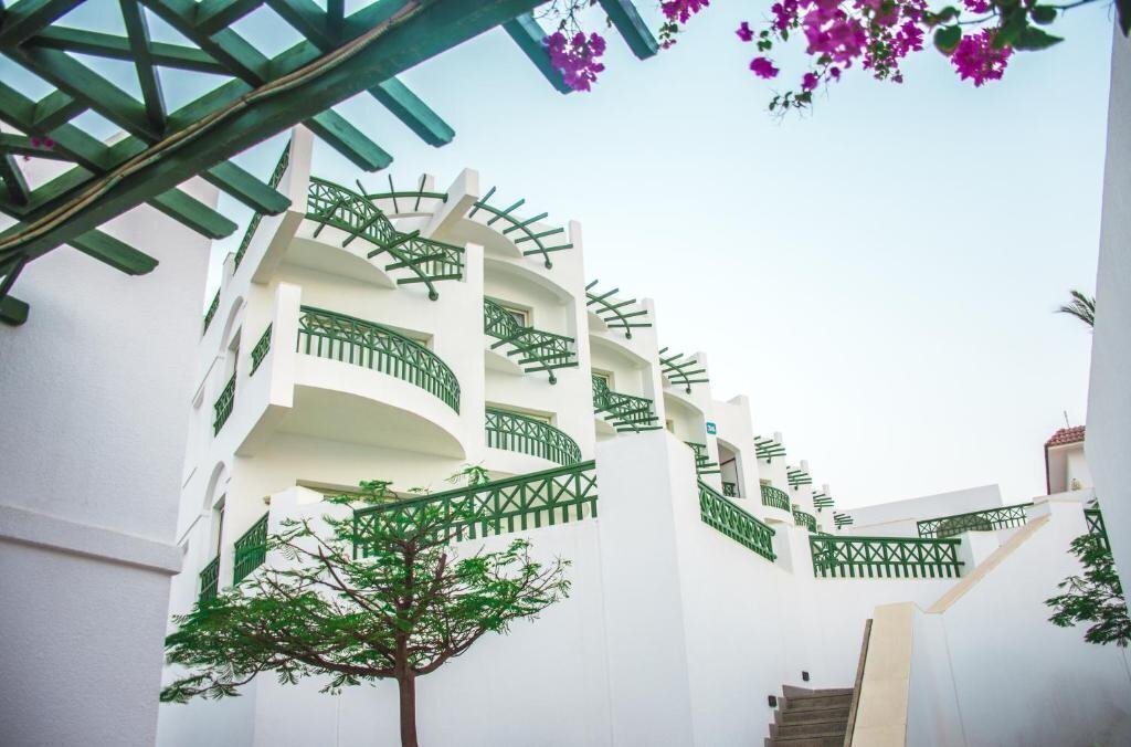 Апартаменты Coral Beach El Montazah Resort (ex. Coral Beach Rotana Resort El Montazah) 4*