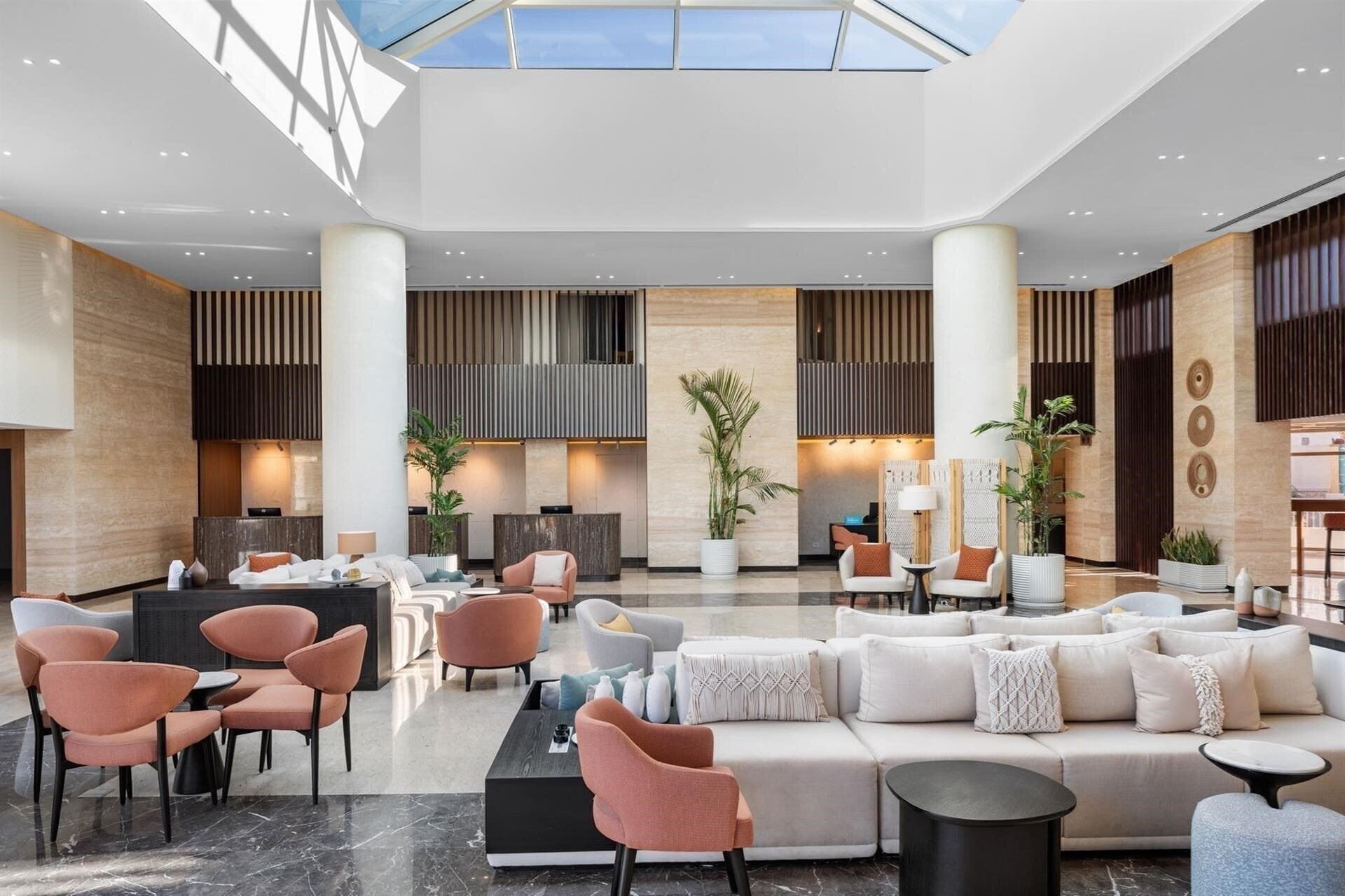 Панорама DoubleTree by Hilton Sharks Bay Resort Beach Side 4*