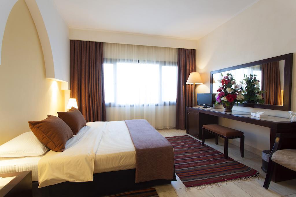 Территория Sharm Club Beach Resort (ex. Labranda Tower Bay, Labranda Sharm Club) 4*