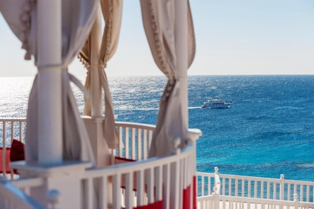 Вид Reef Oasis Beach Resort 4*