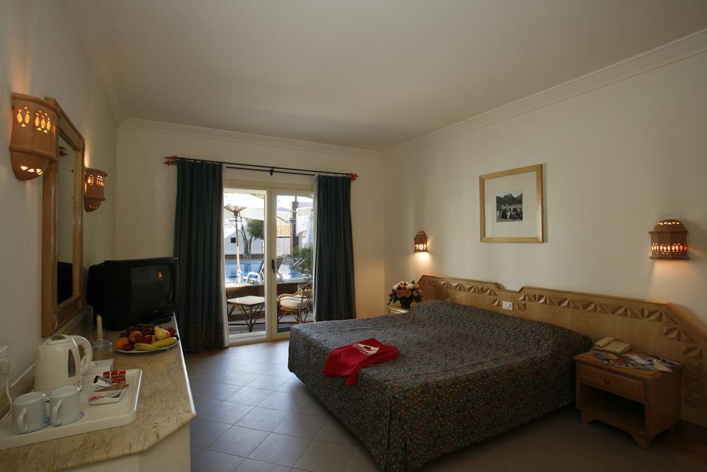 Вид Camel Dive Club & Hotel 4*