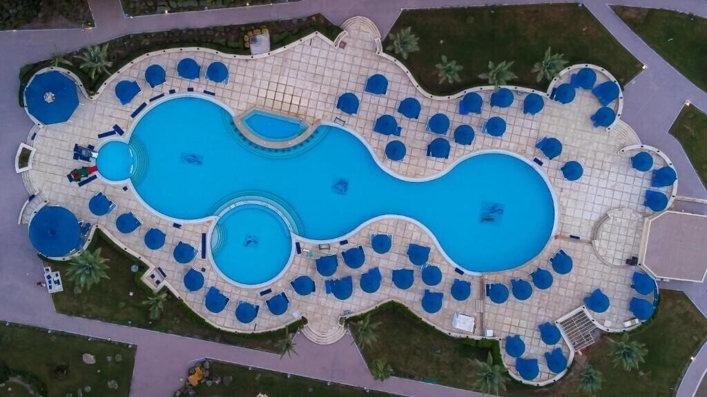 Апартаменты Amwaj Beach Club Resort (ex. Amwaj Blue Beach Resort, Pickalbatros Beach Club) 4*