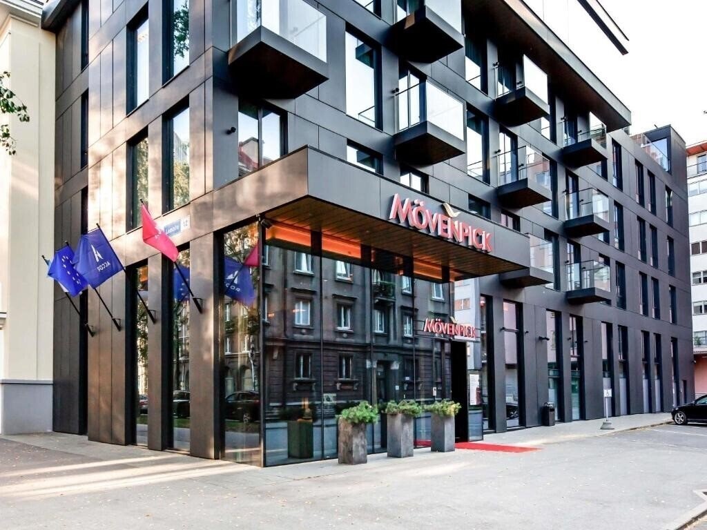Отель Movenpick Hotel 5*
