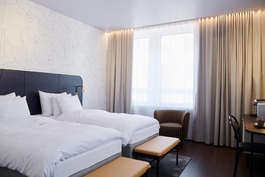 Территория Sokos Hotel Helsinki 3*