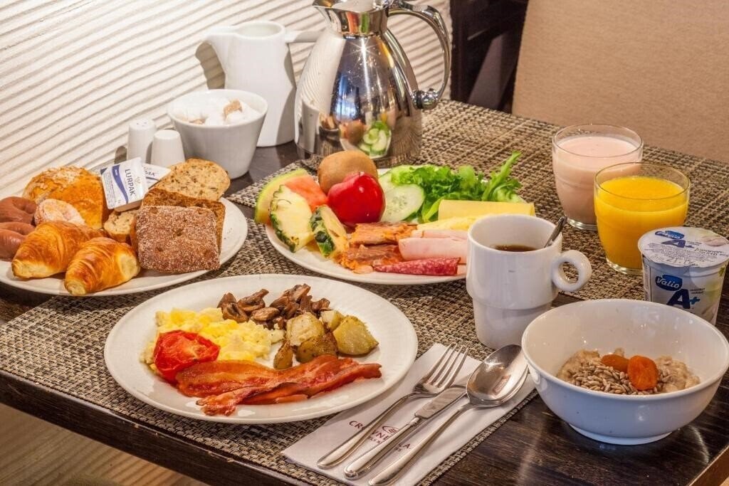 Панорама Crowne Plaza 3*