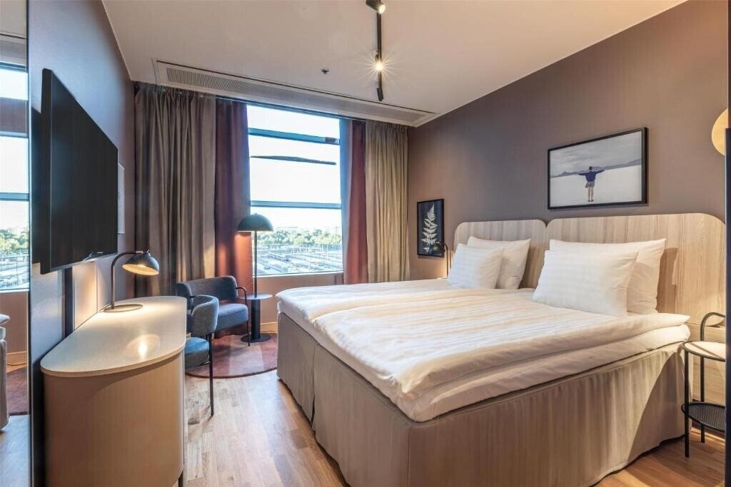 Апартаменти Holiday Inn Helsinki City Centre 4*