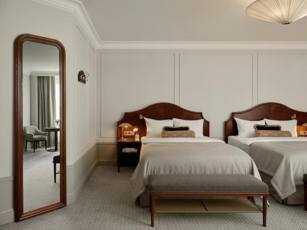 Панорама Hotel Kamp 5*