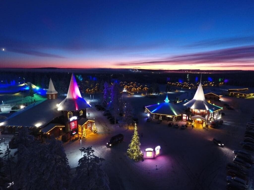 Готель Santa Claus Holiday Village 4*
