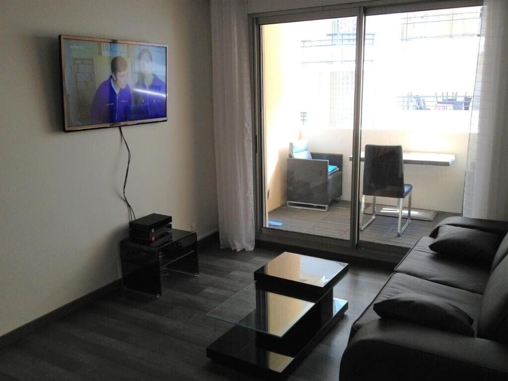 Готель Juana 4*