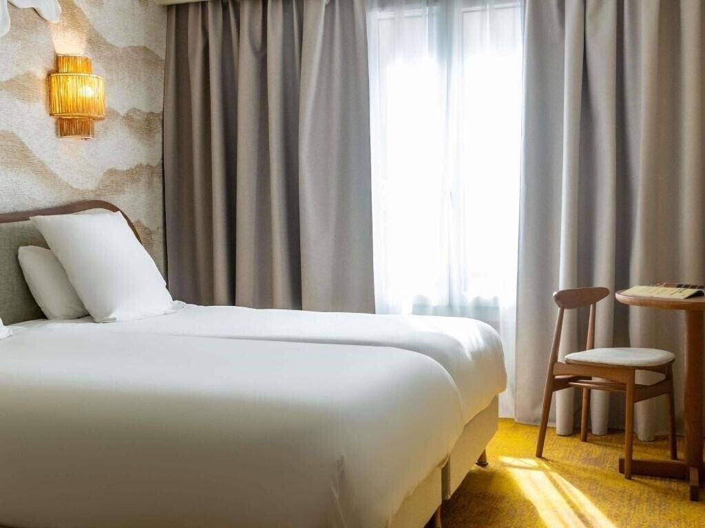Территория Mercure Pont D'avignon Centre 4*