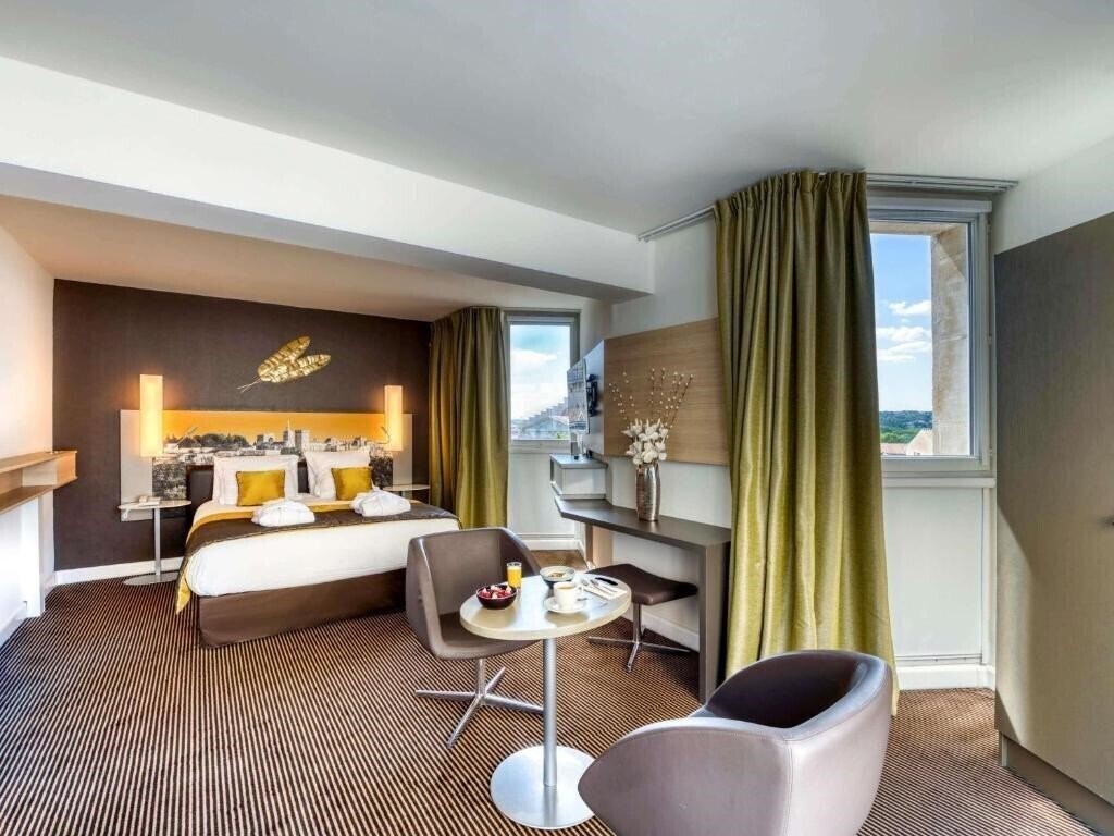 Фото Mercure Avignon Centre Palais Des Papes 4*