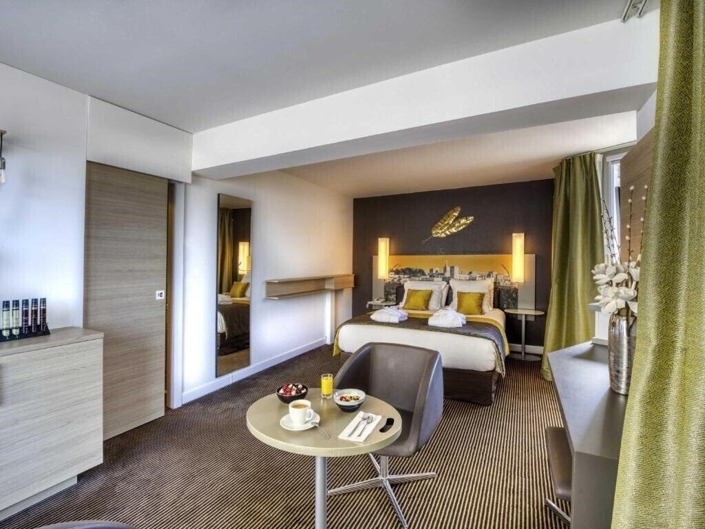 Территория Mercure Avignon Centre Palais Des Papes 4*