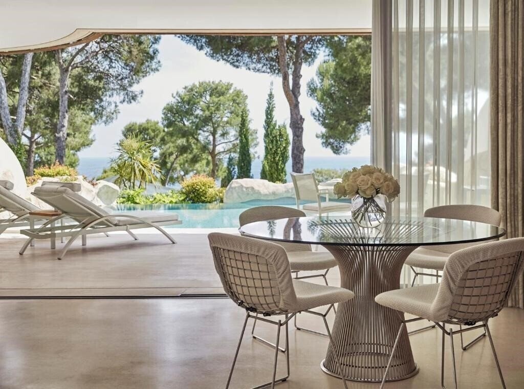 Вид Grand-Hotel du Cap-Ferrat, A Four Seasons Hotel 5*