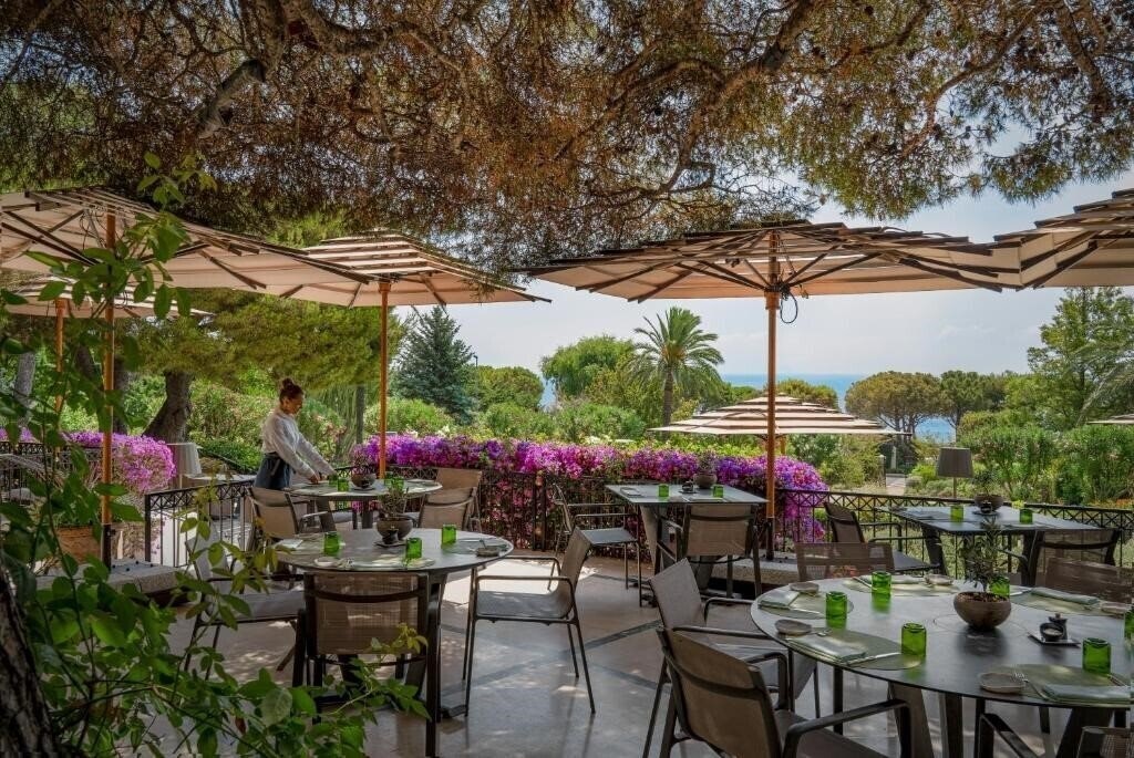 Апартаменти Grand-Hotel du Cap-Ferrat, A Four Seasons Hotel 5*