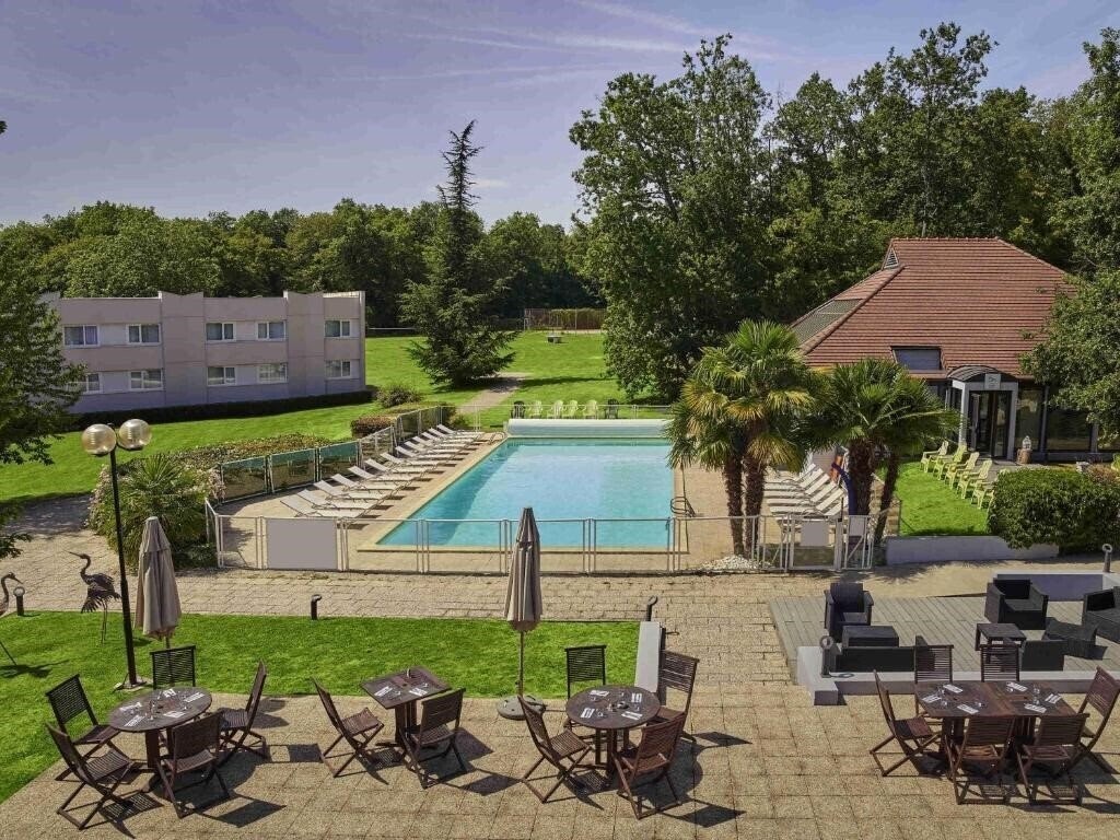 Отель Novotel Fontainebleau Ury 4*