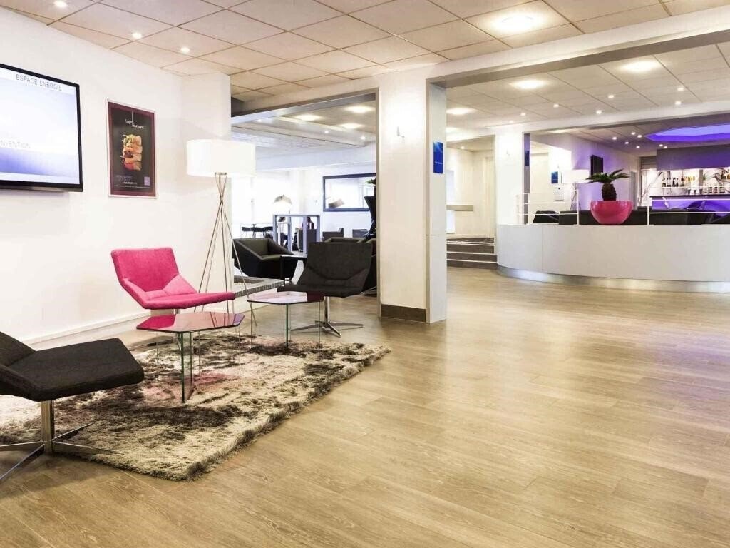 Вид Novotel Fontainebleau Ury 4*