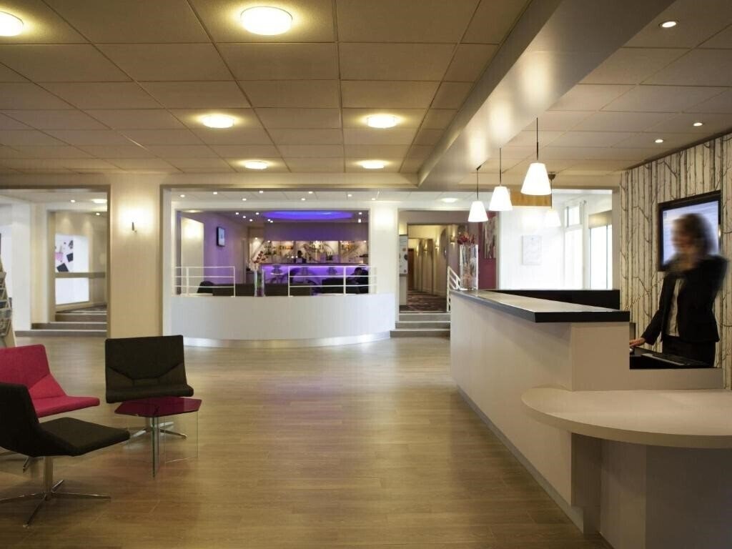 Территория Novotel Fontainebleau Ury 4*