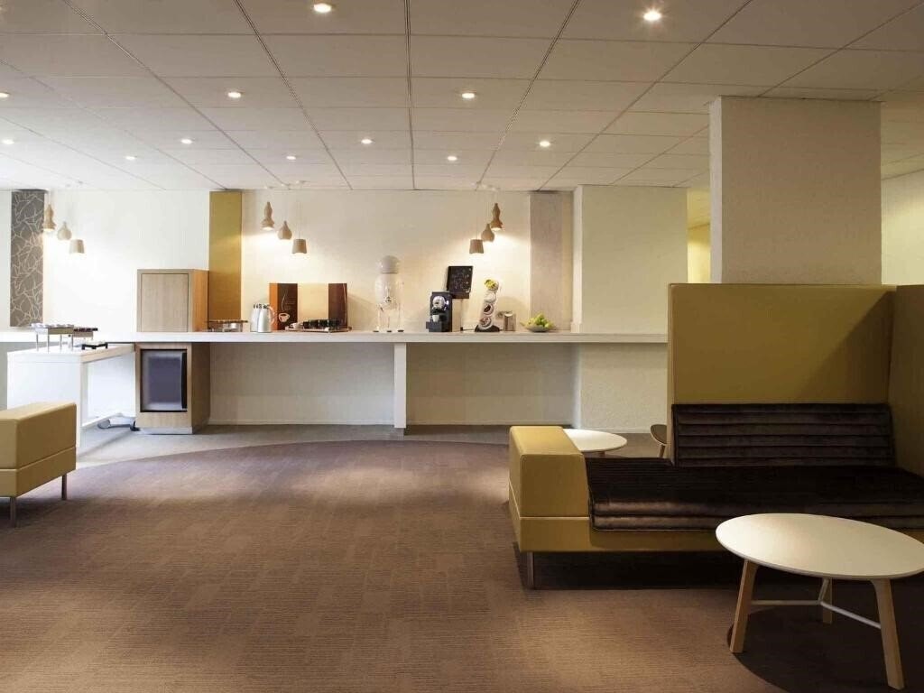 Апартаменты Novotel Fontainebleau Ury 4*