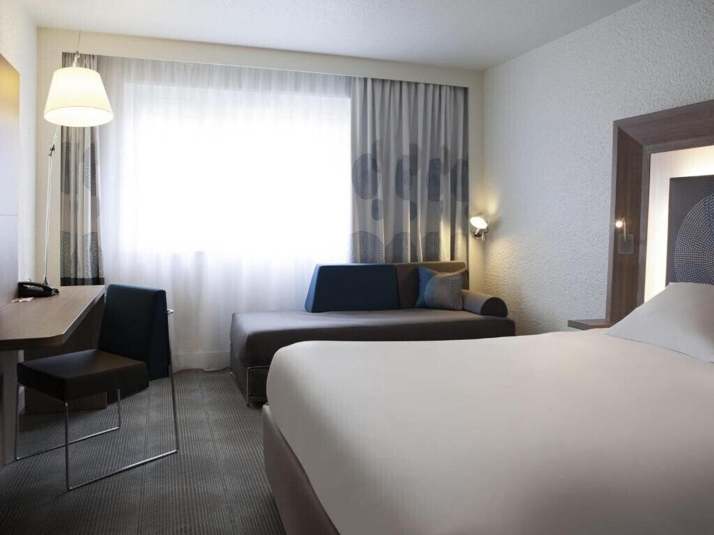 Панорама Novotel Fontainebleau Ury 4*