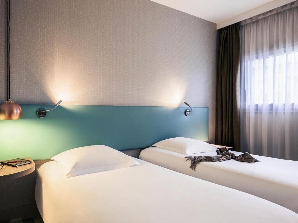 Территория Hotel Mercure Marne la Vallee Bussy St Georges 4*