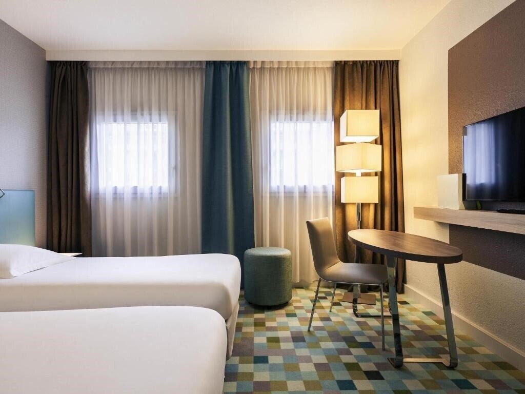 Апартаменты Hotel Mercure Marne la Vallee Bussy St Georges 4*