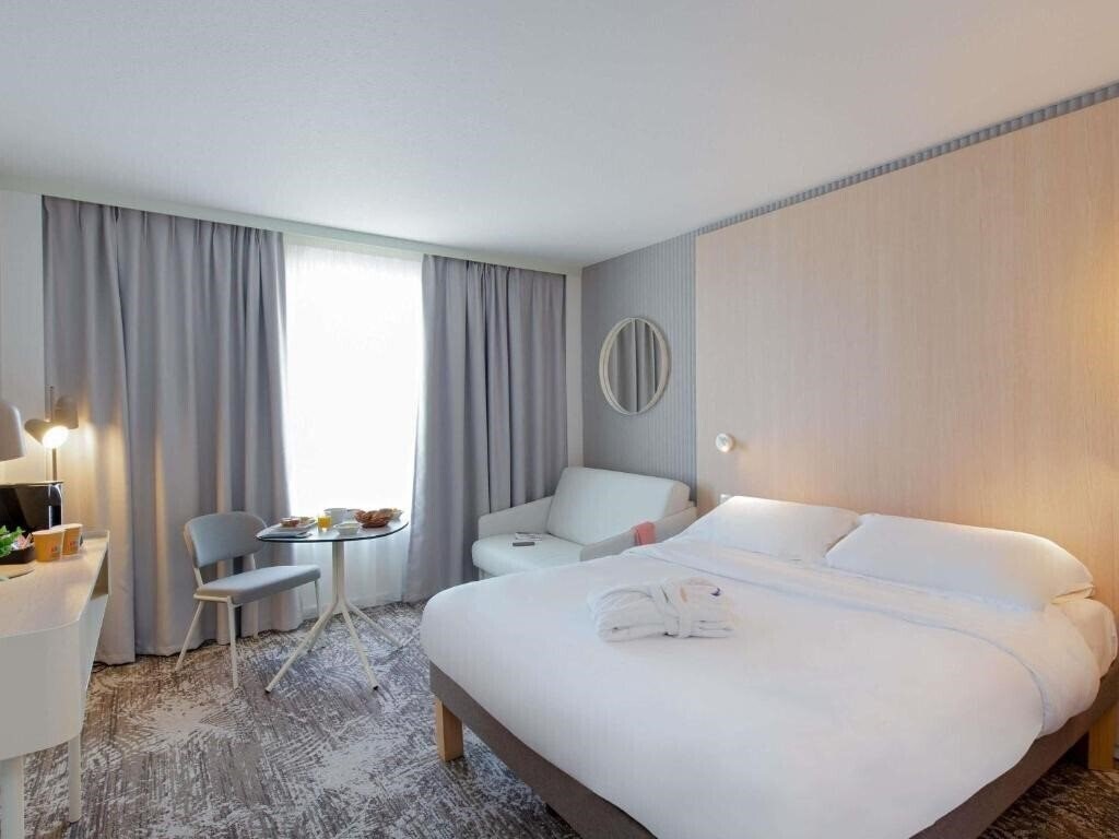 Фотография Novotel Aix-En-Provence Pont-De-L'Arc 4*
