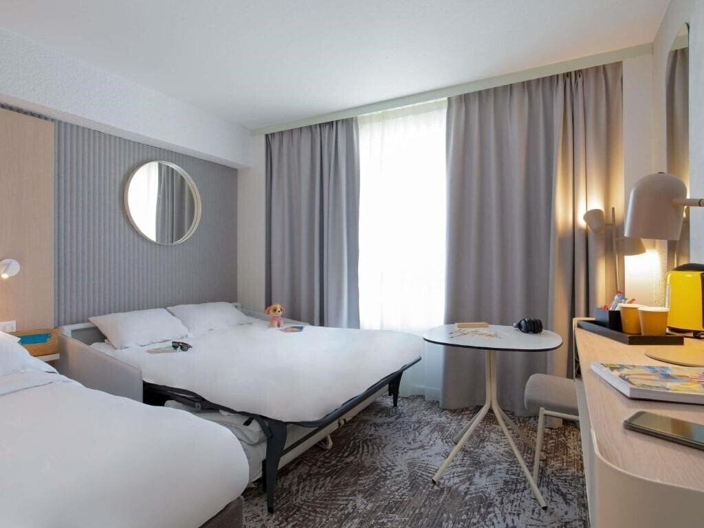Апартаменты Novotel Aix-En-Provence Pont-De-L'Arc 4*