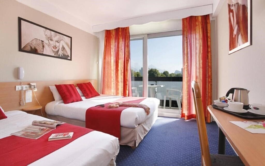 Панорама The Originals City, Hotel Villancourt, Grenoble Sud 3*