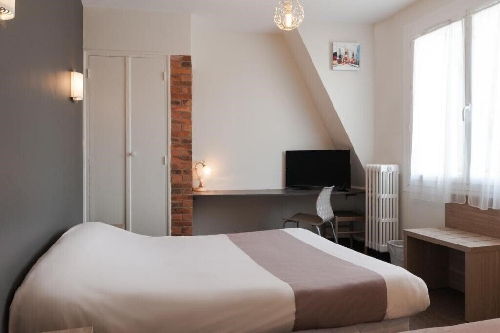 Фото The Originals City, Hotel Le Savoy, Caen 3*