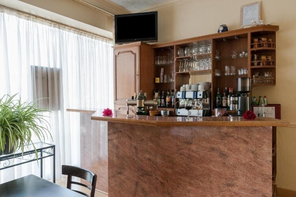Фотографія The Originals City, Hotel Le Savoy, Caen 3*