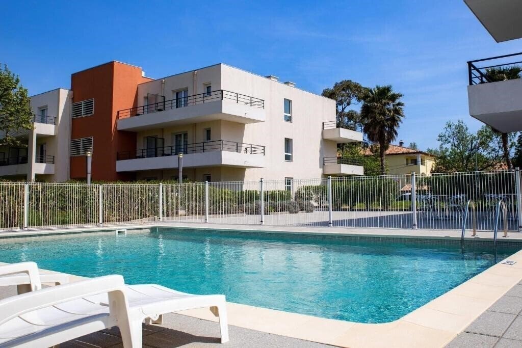 Фото Appart City Cannes Mandelieu 3*
