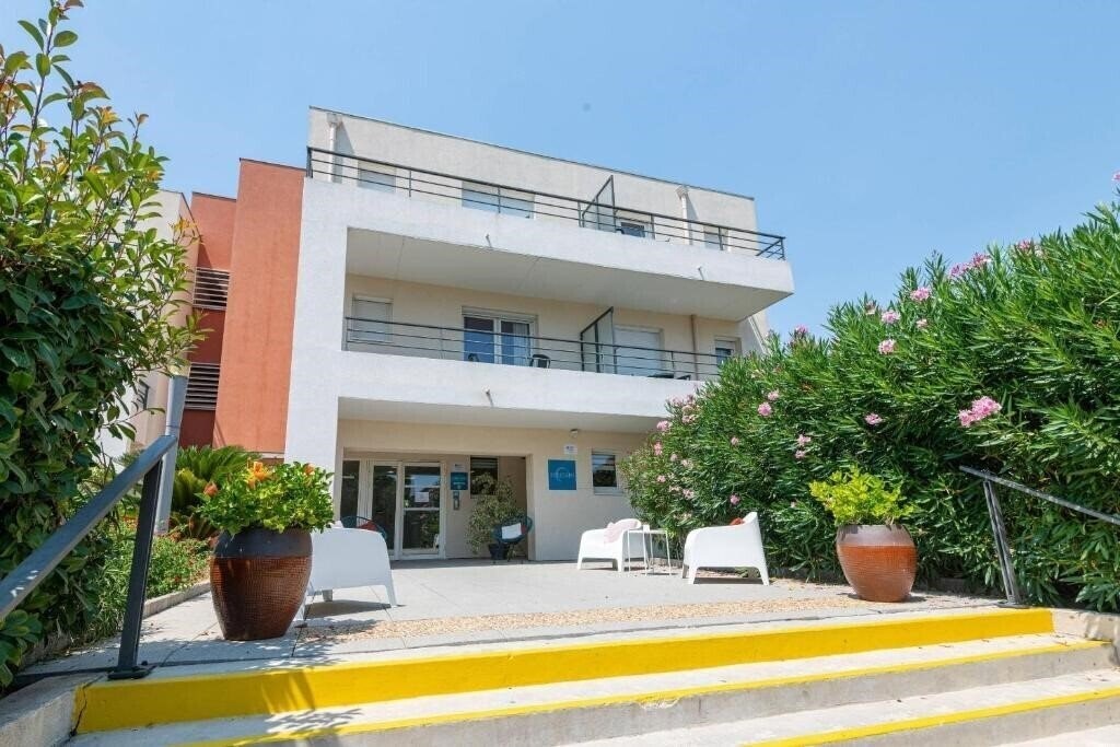 Вид Appart City Cannes Mandelieu 3*