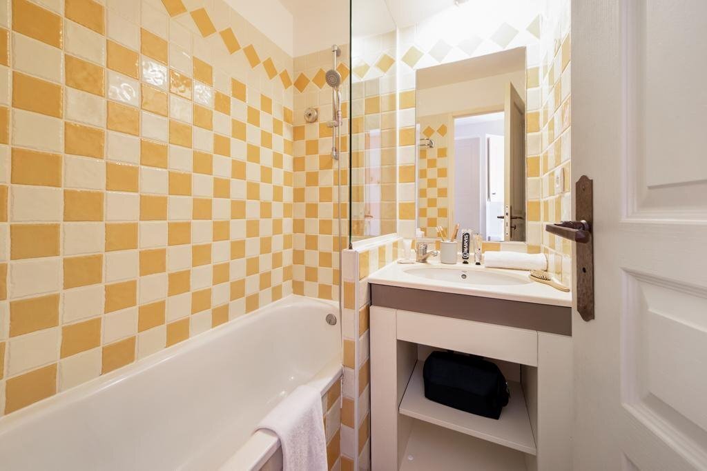 Територія Pierre & Vacances Cannes Villa Francia 3*