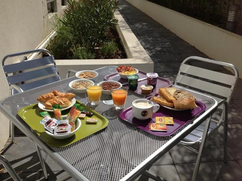 Вид B&B Hotel Cannes Ouest La Bocca 2*