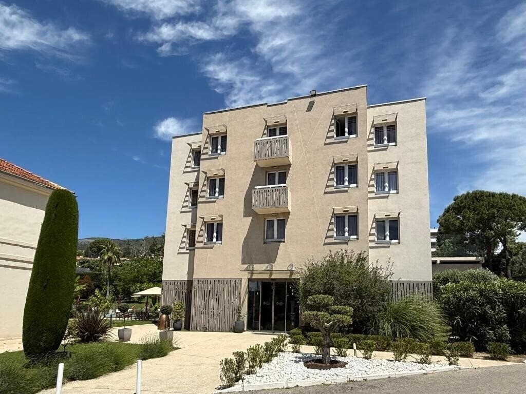 Готель Best Western Elixir Grasse 4*
