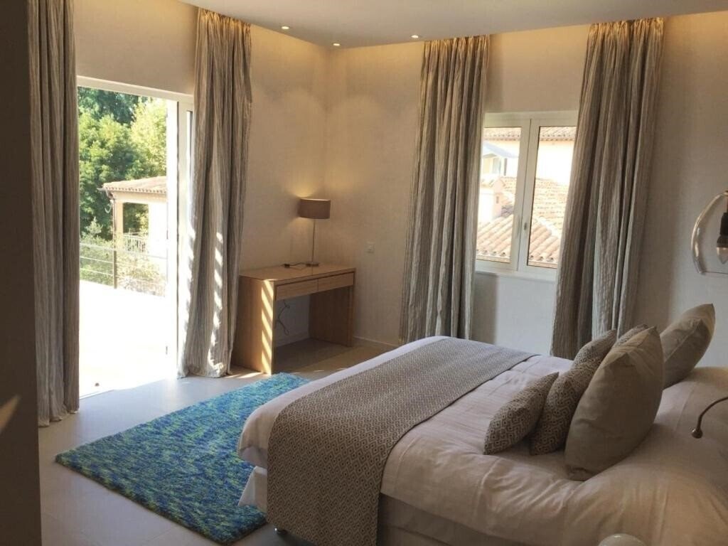 Вид Chateau De La Begude 4*