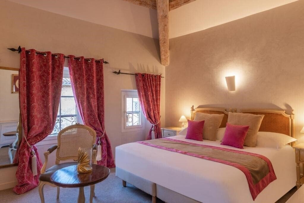 Апартаменти Chateau De La Begude 4*