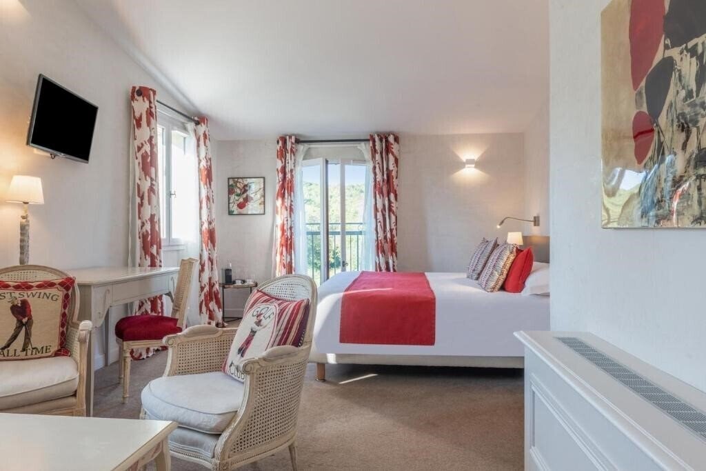 Панорама Chateau De La Begude 4*