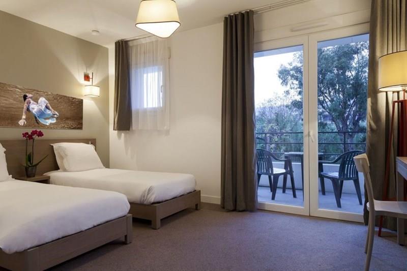 Фотографія Comfort Aparthotel Cannes Mandelieu (ex. Comfort Suites Cannes Mandelieu, Park & Suites Village Cannes Mandelieu) 3*