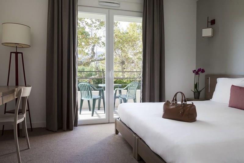 Панорама Comfort Aparthotel Cannes Mandelieu (ex. Comfort Suites Cannes Mandelieu, Park & Suites Village Cannes Mandelieu) 3*