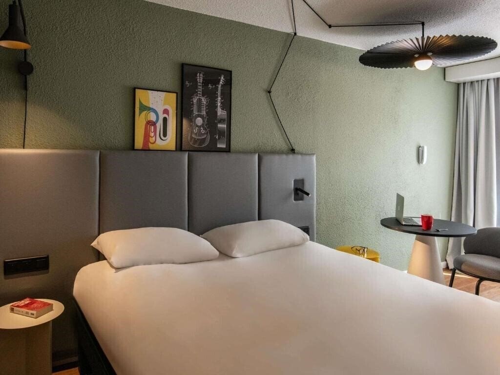 Территория Ibis Cannes Centre 3*