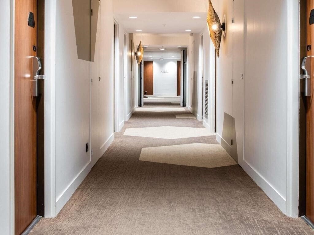 Вид Mercure Cannes Mandelieu 4*