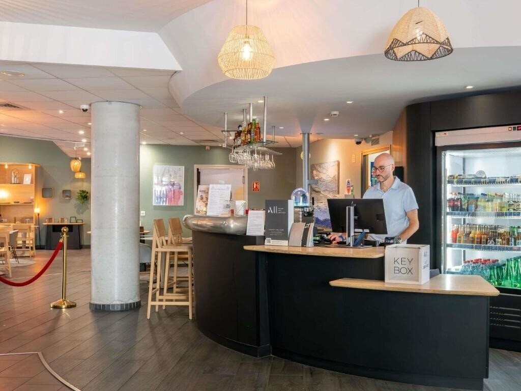Вид Novotel Suites Cannes Centre 4*