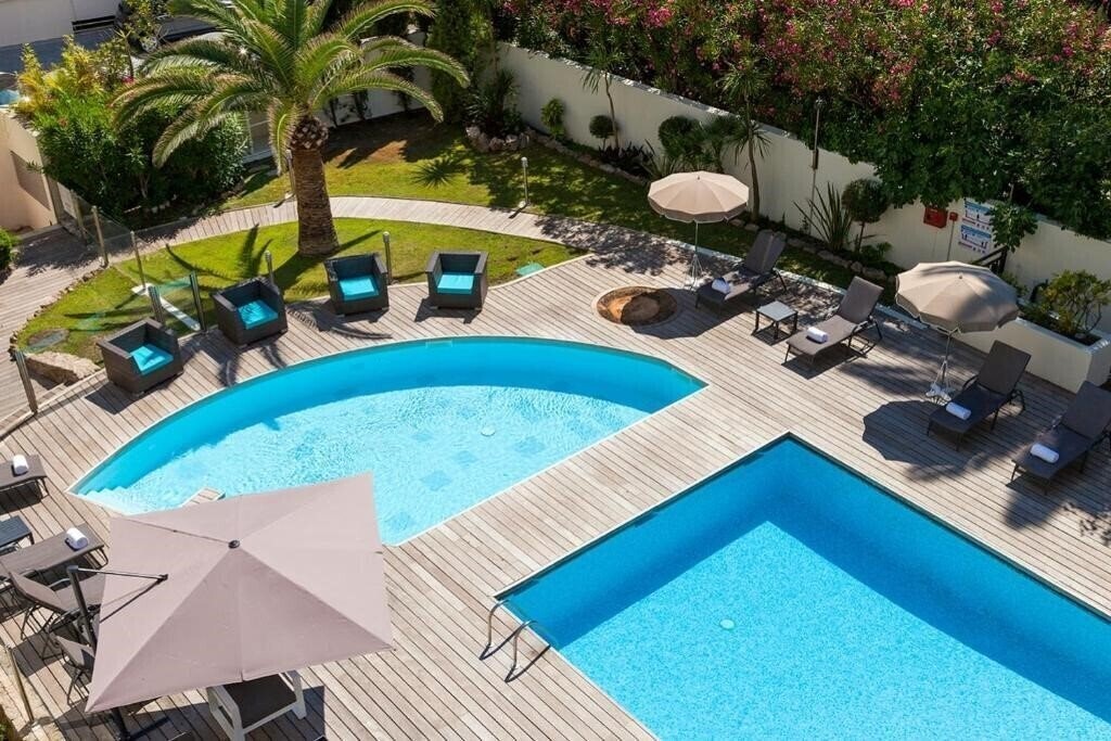 Отель Neho Suites Cannes Croisette 4*