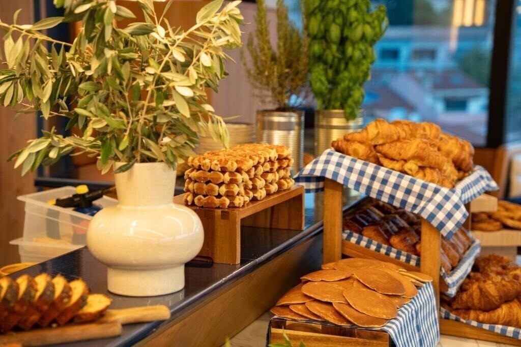 Панорама Canopy by Hilton 5*