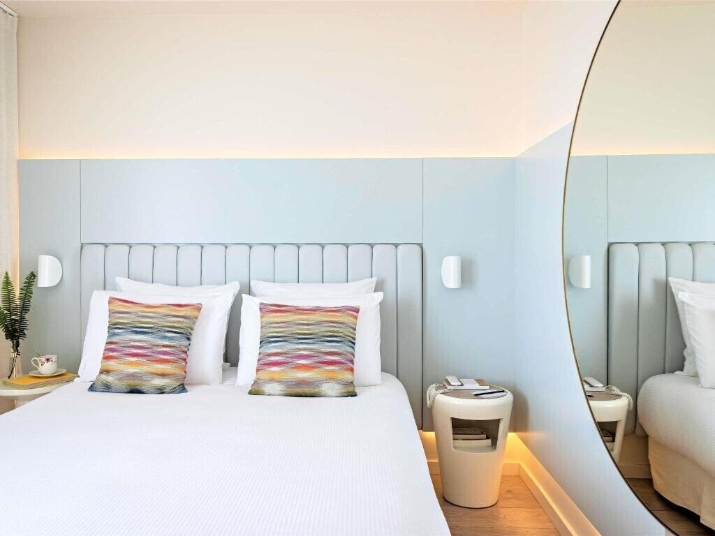 Панорама Croisette Beach Hotel Cannes MGallery Collection (ex. Croisette Beach, Mercure Croisette Beach, Mercure Cannes Croisette Beach Hotel) 4*