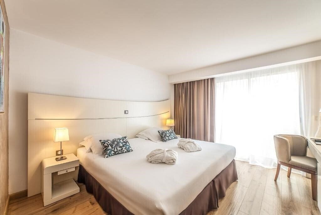 Панорама Hotel Montaigne & SPA 4*