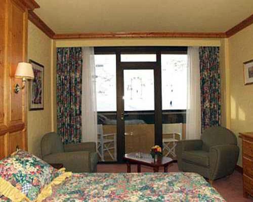 Территория Hotel Pralong 4*