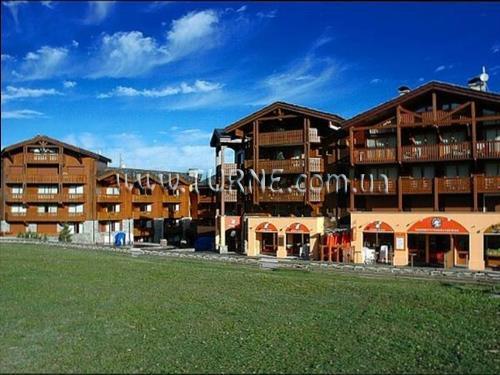 Територія Residence Pierre & Vacances Le Golf 1650 3*