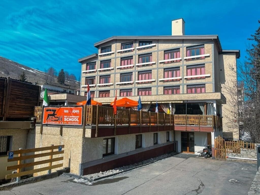 Панорама Le Carlina 5*